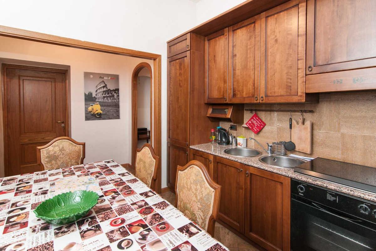 Termini Colosseum apartment Rome Bagian luar foto